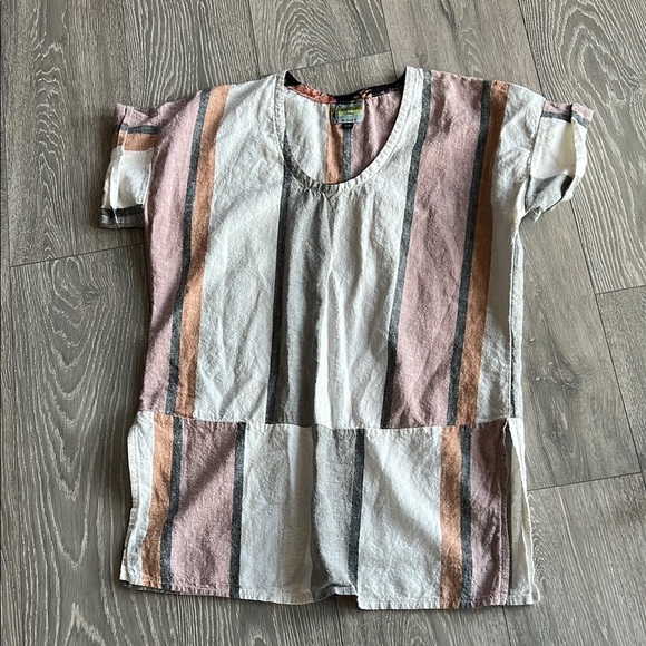 Women’s Shades of Linen Tunic - Picture 3 of 7